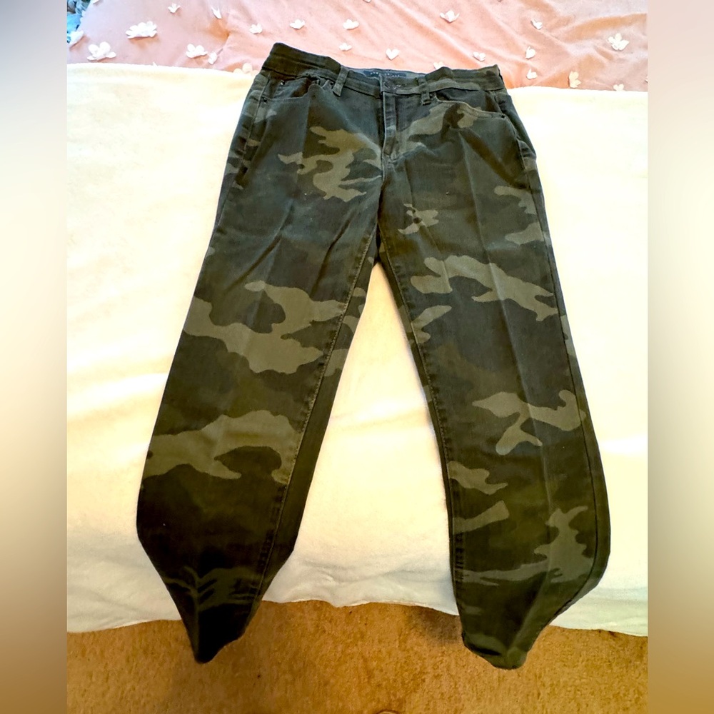 Aeropostale Camo Jeans, Size 6